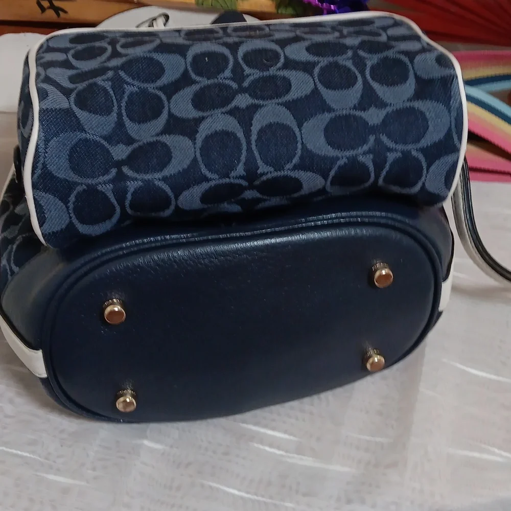 Coach  demin bucket bag - Picture 5 of 7